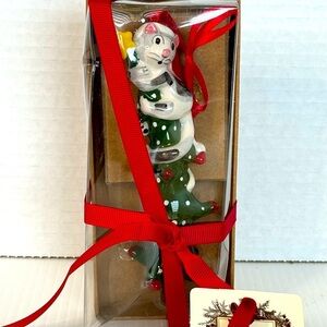 NIB Ridgefield Home Collection Cat Hanging On Top Of Christmas Tree Ornament